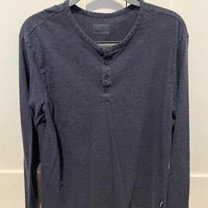 PATAGONIA MENS LONG SLEEVE ORGANIC COTTON LIGHTWEIGHT PULLOVER. size large.